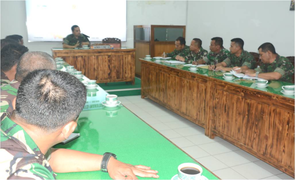 Danrem Pimpin Rapat Staf